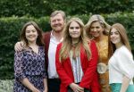 Den haag 16 juli 2021
Koninklijk fotouurtje met Koning Willem Alexander Koningin Maxima Prinses Amalia Alexia en Ariane in de tuin van Paleis Huis ten Bosch.