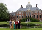 Den haag 16 juli 2021
Koninklijk fotouurtje met Koning Willem Alexander Koningin Maxima Prinses Amalia Alexia en Ariane in de tuin van Paleis Huis ten Bosch.