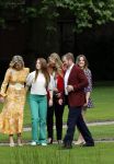 Den haag 16 juli 2021
Koninklijk fotouurtje met Koning Willem Alexander Koningin Maxima Prinses Amalia Alexia en Ariane in de tuin van Paleis Huis ten Bosch.