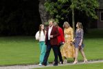 Den haag 16 juli 2021
Koninklijk fotouurtje met Koning Willem Alexander Koningin Maxima Prinses Amalia Alexia en Ariane in de tuin van Paleis Huis ten Bosch.