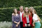 Den haag 16 juli 2021
Koninklijk fotouurtje met Koning Willem Alexander Koningin Maxima Prinses Amalia Alexia en Ariane in de tuin van Paleis Huis ten Bosch.