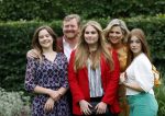 Den haag 16 juli 2021
Koninklijk fotouurtje met Koning Willem Alexander Koningin Maxima Prinses Amalia Alexia en Ariane in de tuin van Paleis Huis ten Bosch.