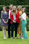 Den haag 16 juli 2021
Koninklijk fotouurtje met Koning Willem Alexander Koningin Maxima Prinses Amalia Alexia en Ariane in de tuin van Paleis Huis ten Bosch.