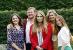 Den haag 16 juli 2021
Koninklijk fotouurtje met Koning Willem Alexander Koningin Maxima Prinses Amalia Alexia en Ariane in de tuin van Paleis Huis ten Bosch.
