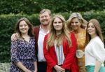 Den haag 16 juli 2021
Koninklijk fotouurtje met Koning Willem Alexander Koningin Maxima Prinses Amalia Alexia en Ariane in de tuin van Paleis Huis ten Bosch.