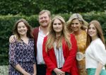 Den haag 16 juli 2021
Koninklijk fotouurtje met Koning Willem Alexander Koningin Maxima Prinses Amalia Alexia en Ariane in de tuin van Paleis Huis ten Bosch.