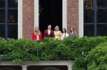 Den haag 16 juli 2021
Koninklijk fotouurtje met Koning Willem Alexander Koningin Maxima Prinses Amalia Alexia en Ariane in de tuin van Paleis Huis ten Bosch.