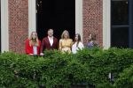 Den haag 16 juli 2021
Koninklijk fotouurtje met Koning Willem Alexander Koningin Maxima Prinses Amalia Alexia en Ariane in de tuin van Paleis Huis ten Bosch.