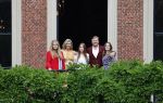 Den haag 16 juli 2021
Koninklijk fotouurtje met Koning Willem Alexander Koningin Maxima Prinses Amalia Alexia en Ariane in de tuin van Paleis Huis ten Bosch.