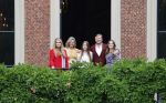 Den haag 16 juli 2021
Koninklijk fotouurtje met Koning Willem Alexander Koningin Maxima Prinses Amalia Alexia en Ariane in de tuin van Paleis Huis ten Bosch.