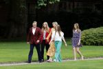 Den haag 16 juli 2021
Koninklijk fotouurtje met Koning Willem Alexander Koningin Maxima Prinses Amalia Alexia en Ariane in de tuin van Paleis Huis ten Bosch.
