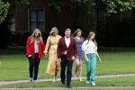 Den haag 16 juli 2021
Koninklijk fotouurtje met Koning Willem Alexander Koningin Maxima Prinses Amalia Alexia en Ariane in de tuin van Paleis Huis ten Bosch.