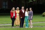 Den haag 16 juli 2021
Koninklijk fotouurtje met Koning Willem Alexander Koningin Maxima Prinses Amalia Alexia en Ariane in de tuin van Paleis Huis ten Bosch.