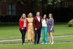 Den haag 16 juli 2021
Koninklijk fotouurtje met Koning Willem Alexander Koningin Maxima Prinses Amalia Alexia en Ariane in de tuin van Paleis Huis ten Bosch.