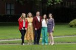 Den haag 16 juli 2021
Koninklijk fotouurtje met Koning Willem Alexander Koningin Maxima Prinses Amalia Alexia en Ariane in de tuin van Paleis Huis ten Bosch.