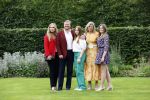Den haag 16 juli 2021
Koninklijk fotouurtje met Koning Willem Alexander Koningin Maxima Prinses Amalia Alexia en Ariane in de tuin van Paleis Huis ten Bosch.