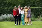 Den haag 16 juli 2021
Koninklijk fotouurtje met Koning Willem Alexander Koningin Maxima Prinses Amalia Alexia en Ariane in de tuin van Paleis Huis ten Bosch.