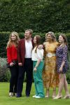 Den haag 16 juli 2021
Koninklijk fotouurtje met Koning Willem Alexander Koningin Maxima Prinses Amalia Alexia en Ariane in de tuin van Paleis Huis ten Bosch.