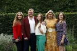 Den haag 16 juli 2021
Koninklijk fotouurtje met Koning Willem Alexander Koningin Maxima Prinses Amalia Alexia en Ariane in de tuin van Paleis Huis ten Bosch.