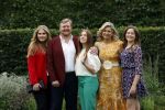 Den haag 16 juli 2021
Koninklijk fotouurtje met Koning Willem Alexander Koningin Maxima Prinses Amalia Alexia en Ariane in de tuin van Paleis Huis ten Bosch.