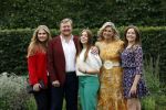 Den haag 16 juli 2021
Koninklijk fotouurtje met Koning Willem Alexander Koningin Maxima Prinses Amalia Alexia en Ariane in de tuin van Paleis Huis ten Bosch.