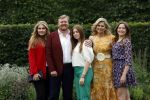Den haag 16 juli 2021
Koninklijk fotouurtje met Koning Willem Alexander Koningin Maxima Prinses Amalia Alexia en Ariane in de tuin van Paleis Huis ten Bosch.