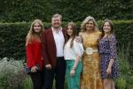 Den haag 16 juli 2021
Koninklijk fotouurtje met Koning Willem Alexander Koningin Maxima Prinses Amalia Alexia en Ariane in de tuin van Paleis Huis ten Bosch.