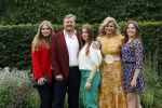 Den haag 16 juli 2021
Koninklijk fotouurtje met Koning Willem Alexander Koningin Maxima Prinses Amalia Alexia en Ariane in de tuin van Paleis Huis ten Bosch.