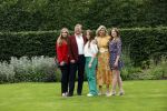 Den haag 16 juli 2021
Koninklijk fotouurtje met Koning Willem Alexander Koningin Maxima Prinses Amalia Alexia en Ariane in de tuin van Paleis Huis ten Bosch.