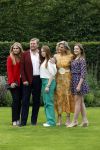 Den haag 16 juli 2021
Koninklijk fotouurtje met Koning Willem Alexander Koningin Maxima Prinses Amalia Alexia en Ariane in de tuin van Paleis Huis ten Bosch.