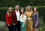Den haag 16 juli 2021
Koninklijk fotouurtje met Koning Willem Alexander Koningin Maxima Prinses Amalia Alexia en Ariane in de tuin van Paleis Huis ten Bosch.