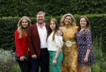 Den haag 16 juli 2021
Koninklijk fotouurtje met Koning Willem Alexander Koningin Maxima Prinses Amalia Alexia en Ariane in de tuin van Paleis Huis ten Bosch.
