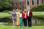 Den haag 16 juli 2021
Koninklijk fotouurtje met Koning Willem Alexander Koningin Maxima Prinses Amalia Alexia en Ariane in de tuin van Paleis Huis ten Bosch.