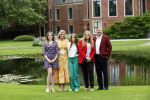 Den haag 16 juli 2021
Koninklijk fotouurtje met Koning Willem Alexander Koningin Maxima Prinses Amalia Alexia en Ariane in de tuin van Paleis Huis ten Bosch.