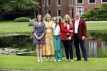 Den haag 16 juli 2021
Koninklijk fotouurtje met Koning Willem Alexander Koningin Maxima Prinses Amalia Alexia en Ariane in de tuin van Paleis Huis ten Bosch.