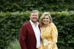 Den haag 16 juli 2021
Koninklijk fotouurtje met Koning Willem Alexander Koningin Maxima Prinses Amalia Alexia en Ariane in de tuin van Paleis Huis ten Bosch.