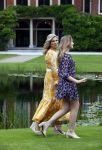 Den haag 16 juli 2021
Koninklijk fotouurtje met Koning Willem Alexander Koningin Maxima Prinses Amalia Alexia en Ariane in de tuin van Paleis Huis ten Bosch.
