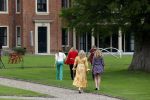 Den haag 16 juli 2021
Koninklijk fotouurtje met Koning Willem Alexander Koningin Maxima Prinses Amalia Alexia en Ariane in de tuin van Paleis Huis ten Bosch.