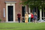 Den haag 16 juli 2021
Koninklijk fotouurtje met Koning Willem Alexander Koningin Maxima Prinses Amalia Alexia en Ariane in de tuin van Paleis Huis ten Bosch.