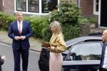Hilversum 30 juni 2021
Koning Willem Alexander en Koningin Maxima arriveren bij theater Gooiland voor de uitreiking van de appeltjes van Oranje .