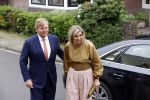 Hilversum 30 juni 2021
Koning Willem Alexander en Koningin Maxima arriveren bij theater Gooiland voor de uitreiking van de appeltjes van Oranje .