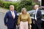 Hilversum 30 juni 2021
Koning Willem Alexander en Koningin Maxima arriveren bij theater Gooiland voor de uitreiking van de appeltjes van Oranje .