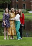 Den haag 16 juli 2021
Koninklijk fotouurtje met Koning Willem Alexander Koningin Maxima Prinses Amalia Alexia en Ariane in de tuin van Paleis Huis ten Bosch.