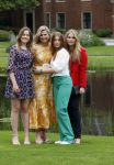Den haag 16 juli 2021
Koninklijk fotouurtje met Koning Willem Alexander Koningin Maxima Prinses Amalia Alexia en Ariane in de tuin van Paleis Huis ten Bosch.