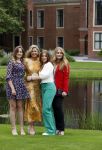 Den haag 16 juli 2021
Koninklijk fotouurtje met Koning Willem Alexander Koningin Maxima Prinses Amalia Alexia en Ariane in de tuin van Paleis Huis ten Bosch.