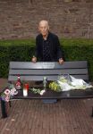 Amsterdam 11 juli 2021
Koos v Dijk , manager Herman Brood op zijn sterfdag bij bankje bij het Hilton Hotel
