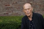 Amsterdam 11 juli 2021
Koos v Dijk , manager Herman Brood op zijn sterfdag bij bankje bij het Hilton Hotel