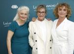 Amsterdam 16 juli 2021
Premiere de Luizenmoeder in Tuschinski.
V.l.n.r. Leny Breederveld, Beppie Melissen en Bianca Krijgsman