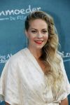 Amsterdam 16 juli 2021
Premiere de Luizenmoeder in Tuschinski. Maaike Martens met partner