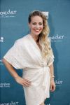 Amsterdam 16 juli 2021
Premiere de Luizenmoeder in Tuschinski. Maaike Martens met partner